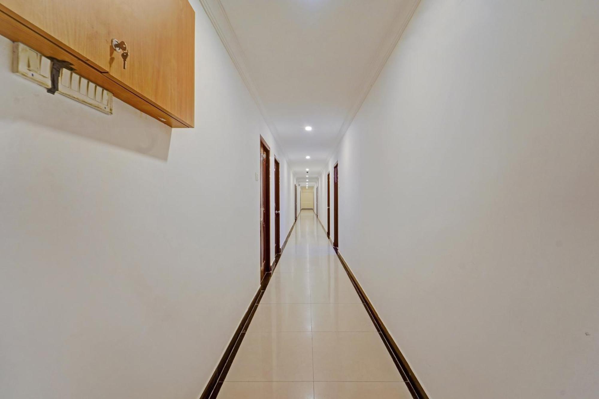 فندق Collection O Mount Road Rich Mount Near Marina Beach شيناي المظهر الخارجي الصورة