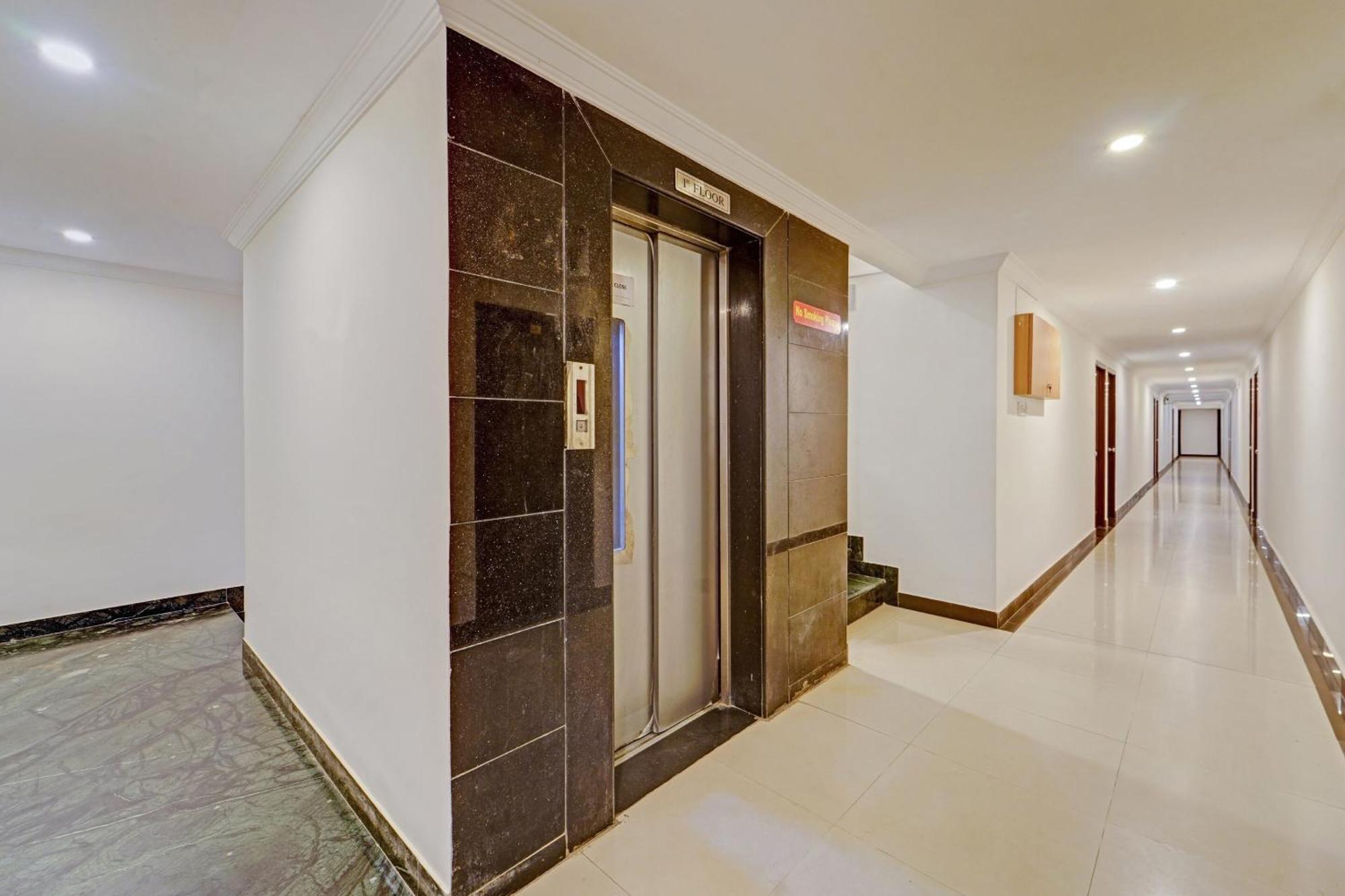 فندق Collection O Mount Road Rich Mount Near Marina Beach شيناي المظهر الخارجي الصورة