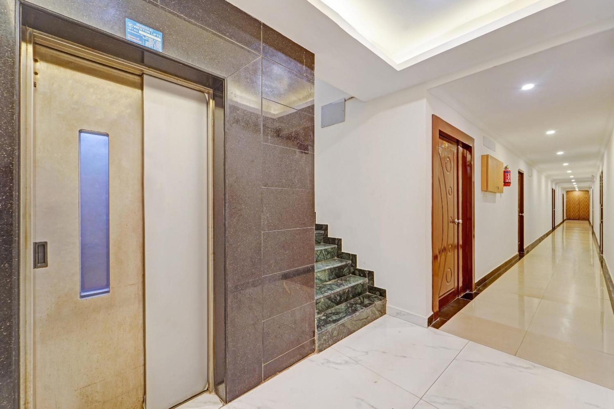 فندق Collection O Mount Road Rich Mount Near Marina Beach شيناي المظهر الخارجي الصورة