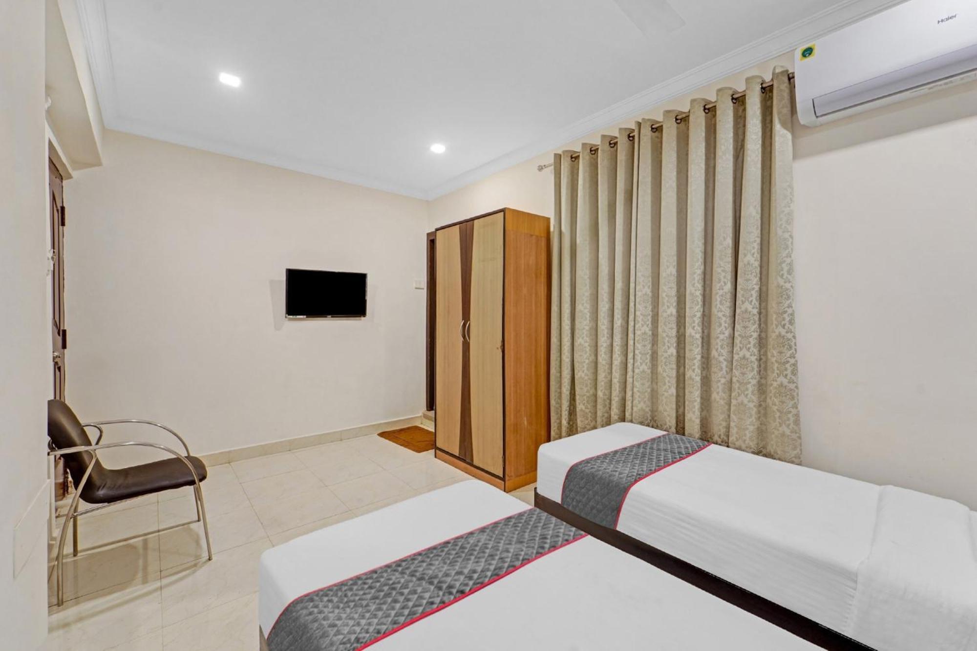 فندق Collection O Mount Road Rich Mount Near Marina Beach شيناي المظهر الخارجي الصورة