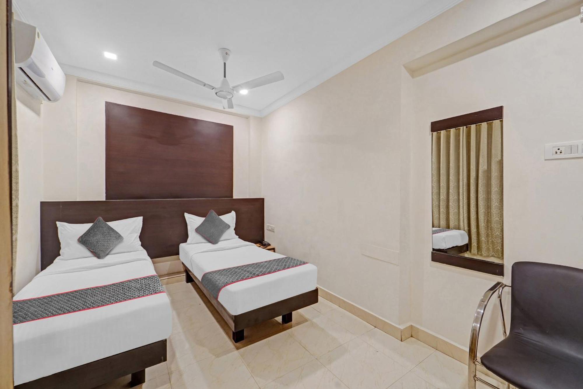 فندق Collection O Mount Road Rich Mount Near Marina Beach شيناي المظهر الخارجي الصورة