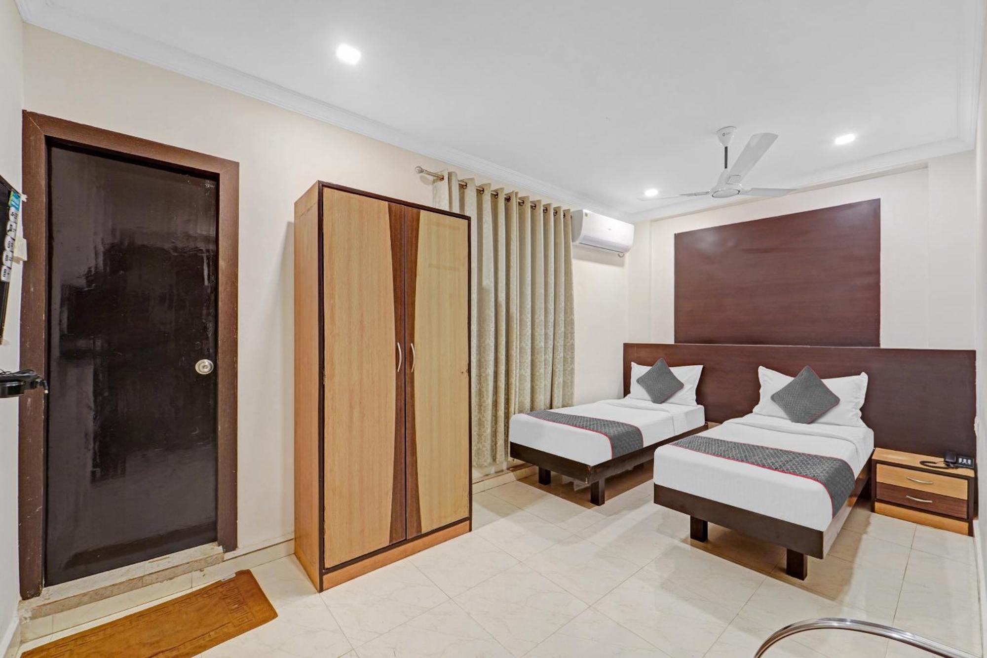 فندق Collection O Mount Road Rich Mount Near Marina Beach شيناي المظهر الخارجي الصورة